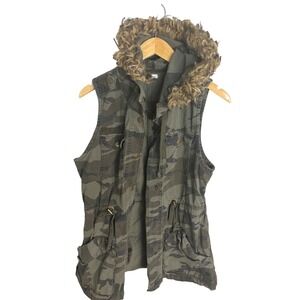 Maurices Camo Utility Vest Womens M Green Faux‎ Fur Hood Drawstring Excellent